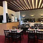 Moderne Soiree Etape Otel