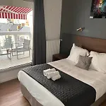 Moderne Soiree Etape Otel 2*