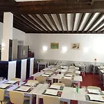 Otel Moderne Soiree Etape Vichy