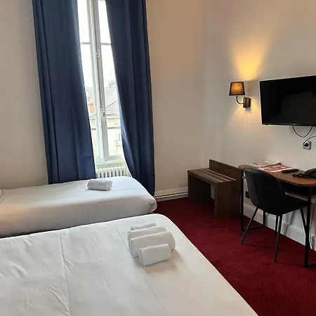 Moderne Soiree Etape Hotel 2*