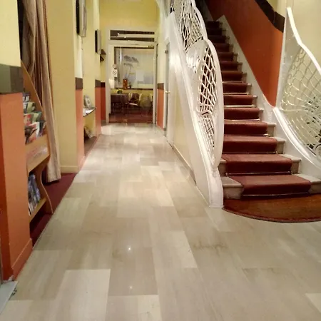 Moderne Soiree Etape Ξενοδοχείο