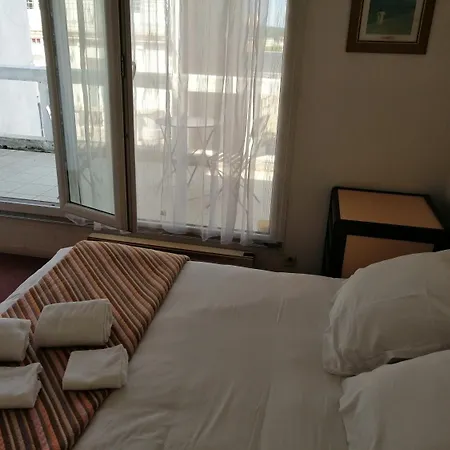 Moderne Soiree Etape Ξενοδοχείο