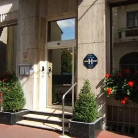 Moderne Отель 2*