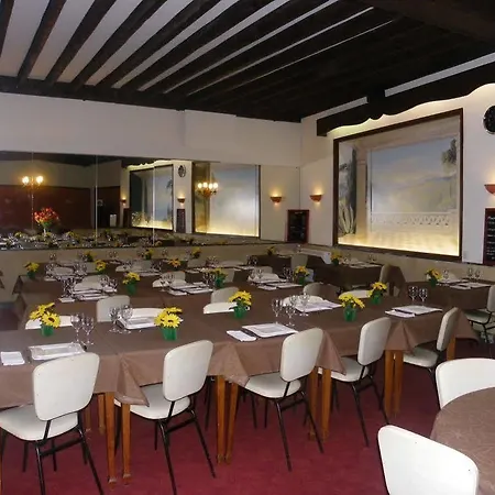 Moderne Soiree Etape 2* ヴィシー