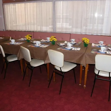 Moderne Soiree Etape Hotel Vichy