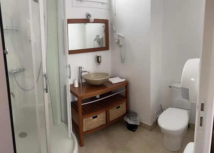 Moderne Soiree Etape Hotel Vichy