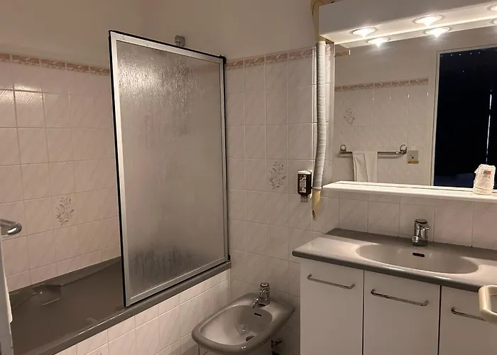 Moderne Soiree Etape 2*