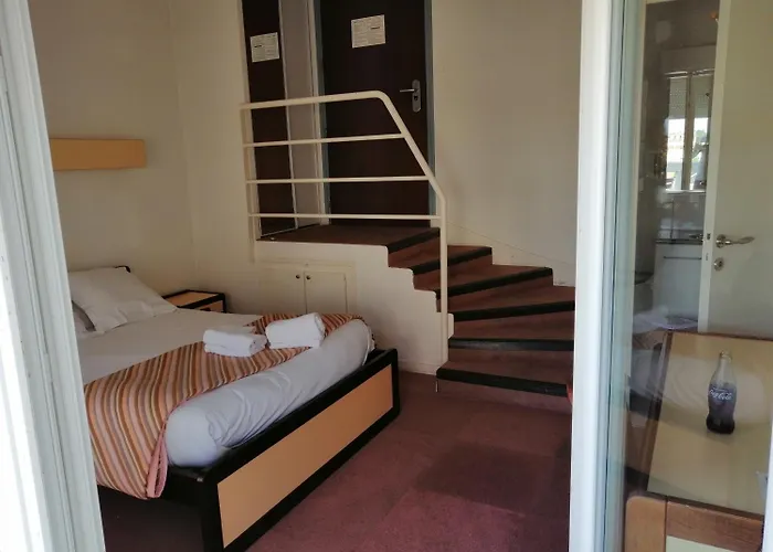 Moderne Soiree Etape Hotel Vichy