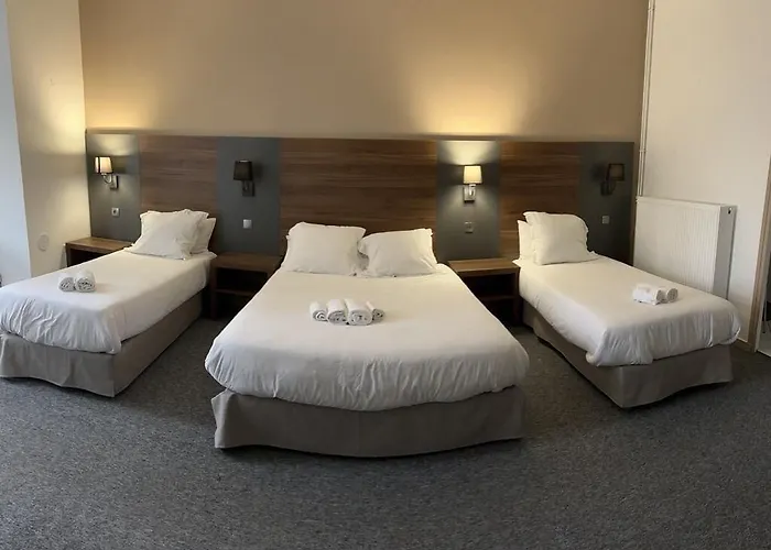 Moderne Soiree Etape Hotel 2*